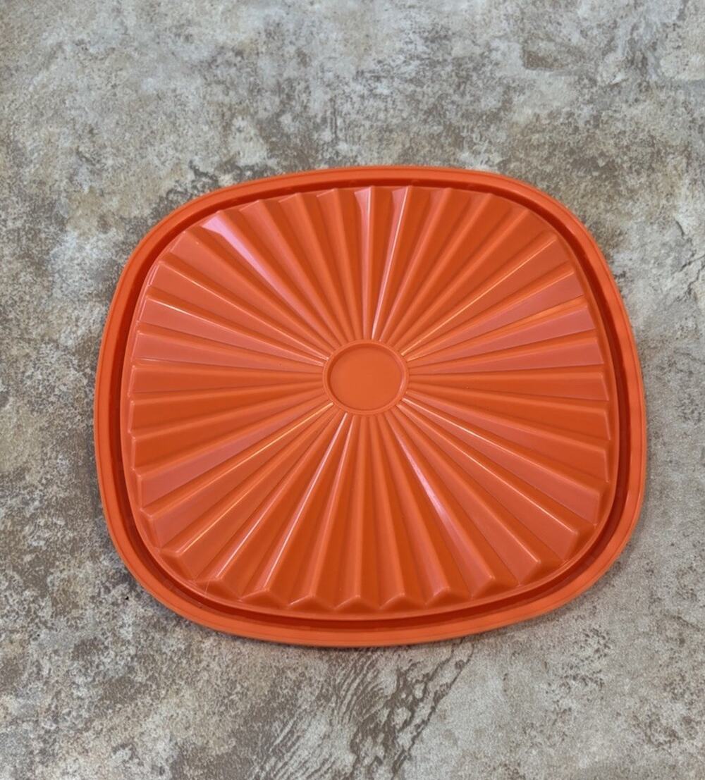 Vintage Tupperware #841 Orange‎ Square 6 1/2” Servalier Replacement Lid Sunburst